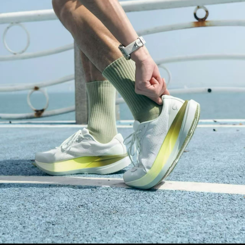 プロのランニングシューズ男性女性厚底アウトドアジムシューズユ - Outdoor Sport Brand のレビューと価格